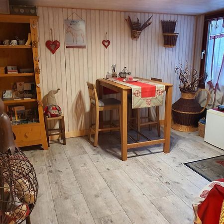 La Ferme De La-Haut B&B Le Haut-du-Them エクステリア 写真