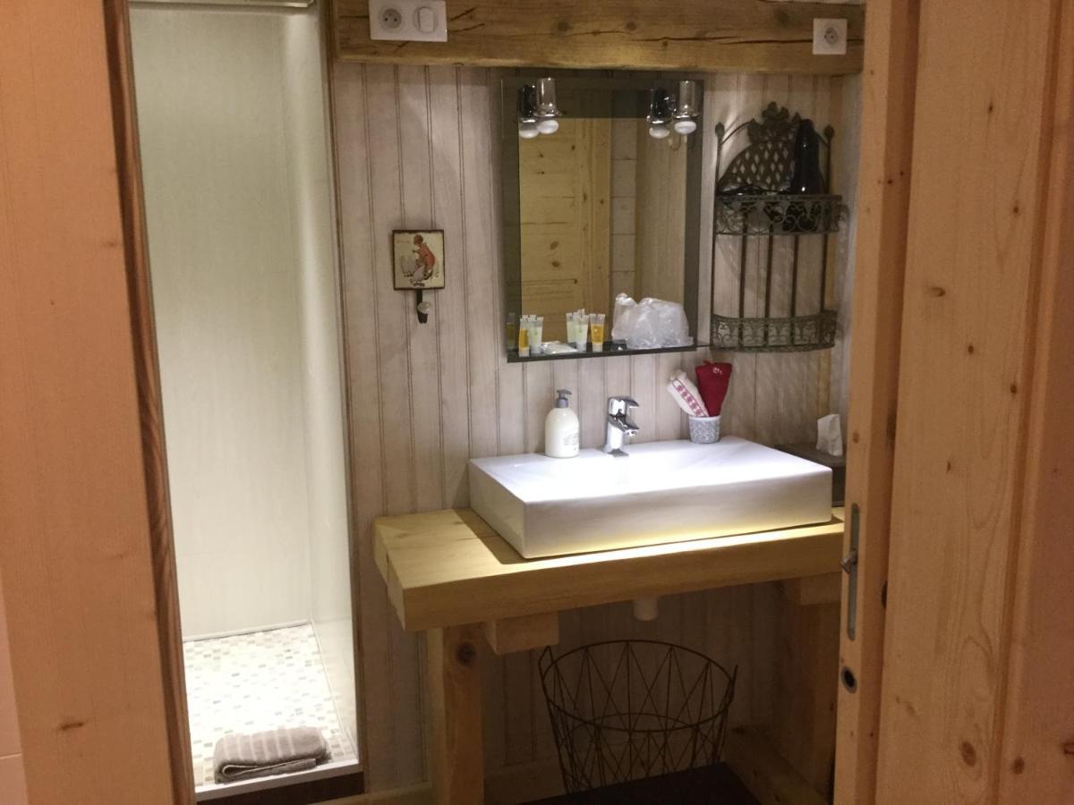 La Ferme De La-Haut B&B Le Haut-du-Them エクステリア 写真